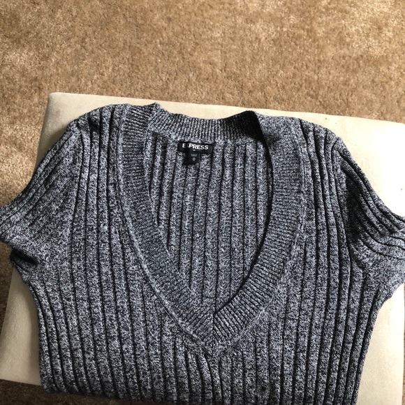 V neck sweater from express - Picture 4 of 5